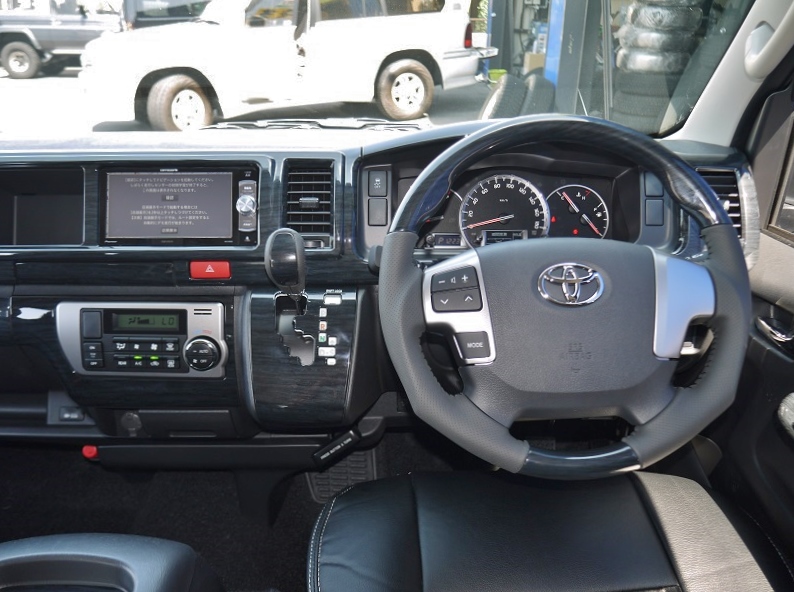 ステアリングリモコンスイッチ★運転しながら、社内の音響を牛耳ってください！！