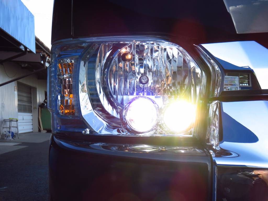 メーカーオプションのＬＥＤヘッドライト！視界良好です！！