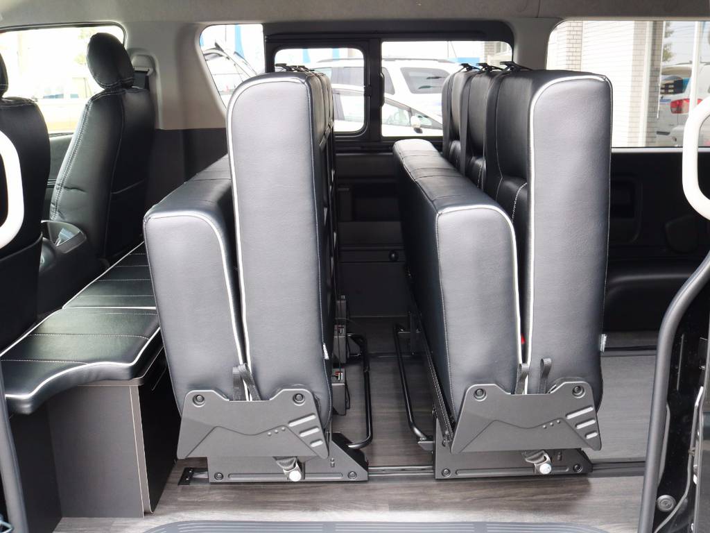 セカンドシート、サードシート折りたたみ可能です！