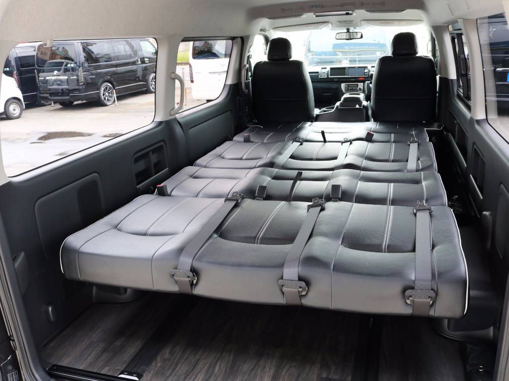 オールフルフラットの状態！就寝スペースとしても大活躍です！