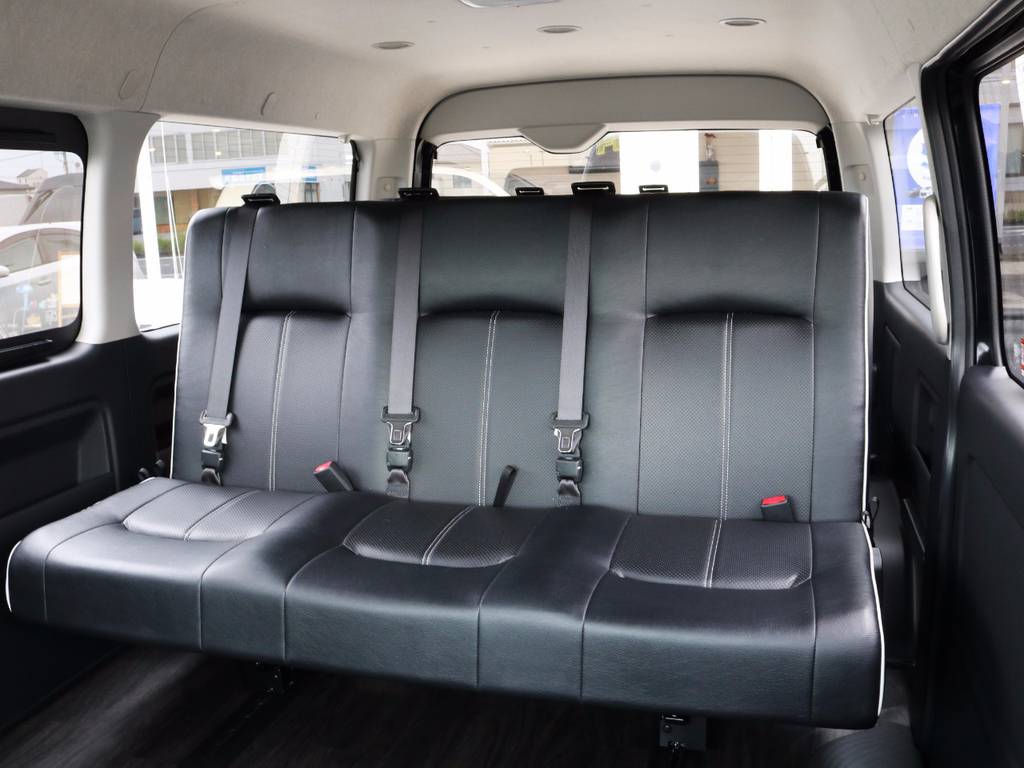 セカンドシート、サードシート変更！シートベルト内蔵シート♪