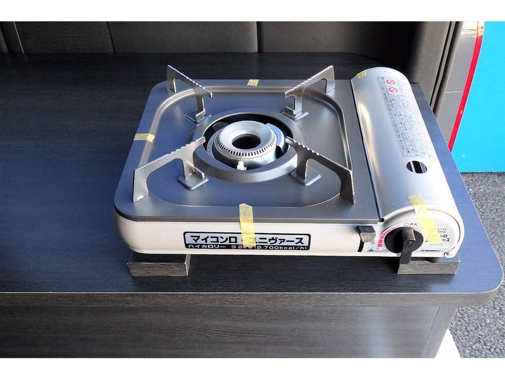 専用テーブルにカセットコンロをインストール！