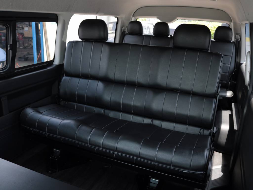 ＦＬＥＸオリジナル内装アレンジ　Ｎｅｗ　Ｒ２！セカンドシートは１４００幅のｉ－ｓｅａｔ　ＲＥＶＯ！
