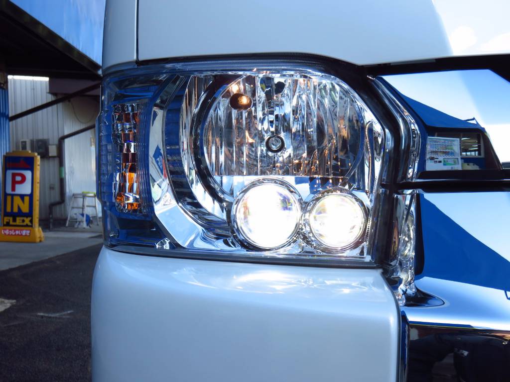 メーカーオプションのＬＥＤヘッドライト！！視界良好です！！