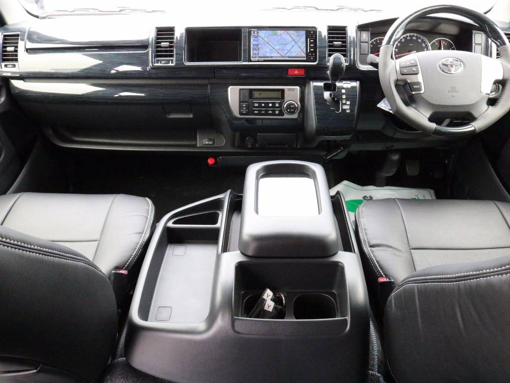 【新車ハイエースワゴン ４ＷＤ ＧＬ フレックスオリジナルアレンジＲ１内装架装 ツインナビＰＫＧ】