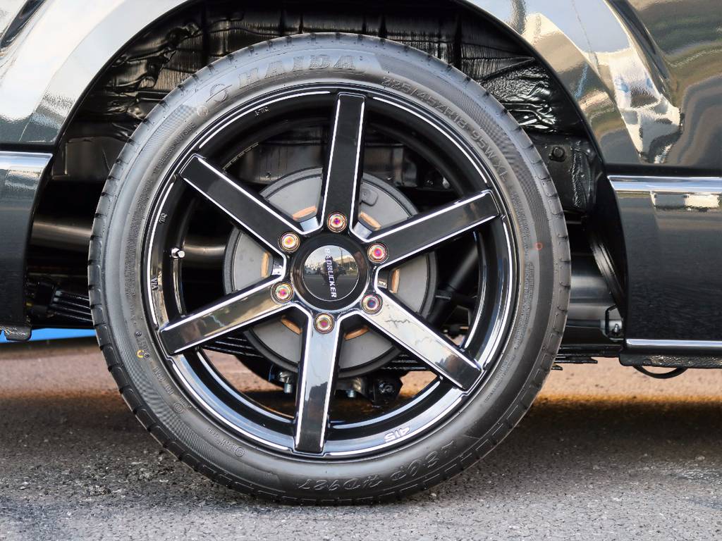 ４１５ＣＯＢＲＡ　ＳＤ６　１８インチアルミホイールを新品で装着！チタンナット付き