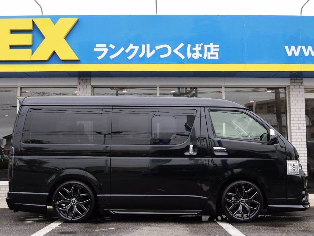 茨城県最大級のハイエース在庫数、フレックス株式会社ハイエースつくば店！