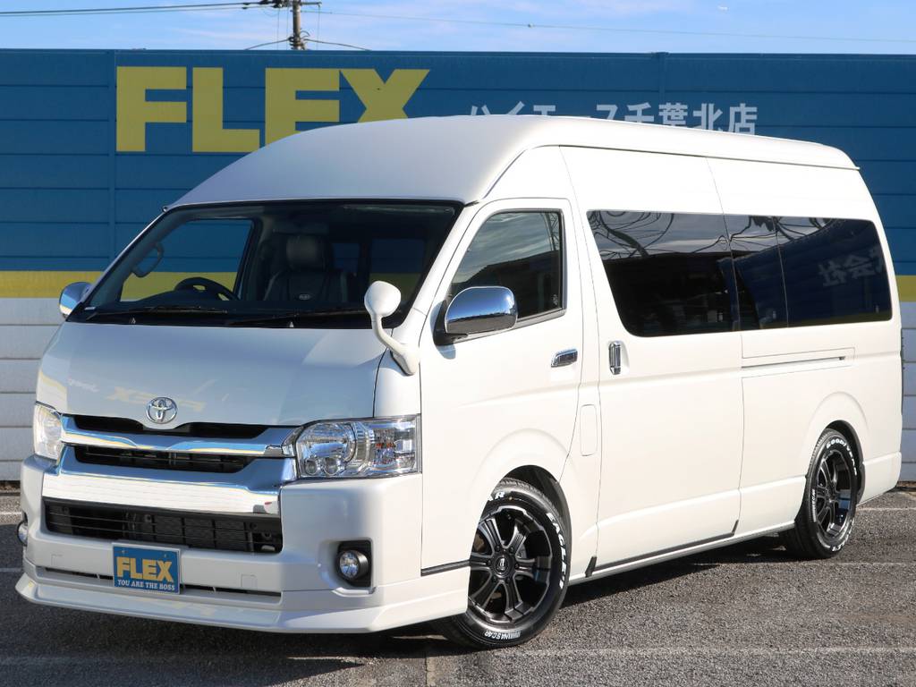 新車未登録ハイエース　グランドキャビン　ファインテックツアラー　ガソリン４ＷＤ　寒冷地仕様！オットマン付きキャプテンシート４脚を搭載した１０人乗りハイエース♪