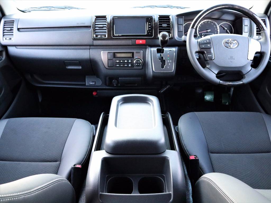 【新車ハイエースＶ ４ＷＤ Ｓ－ＧＬ ダークプライム ＦＬＥＸ Ｖｅｒ４ ツインナビＰＫＧ】