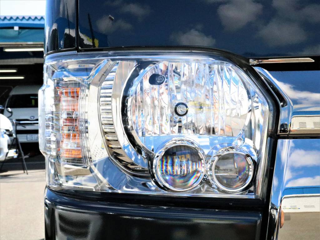 ダークプライム標準装備ＬＥＤヘッドランプなどメーカーオプションはフル装備です！