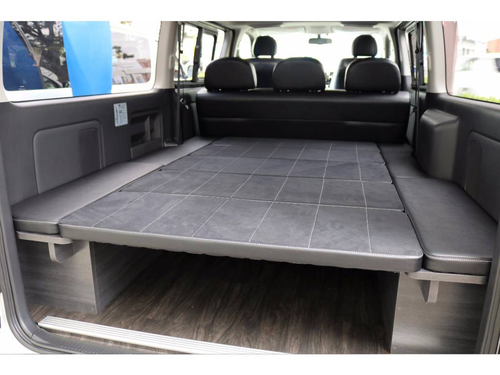 ４ナンバー車両ならでは広い荷室を豪華に架装♪必見です！！