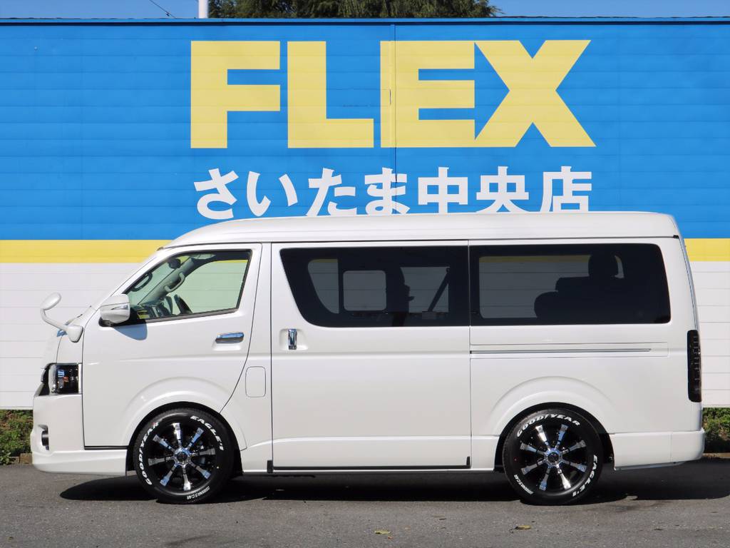 ギブソン製ブラインドフェンダーでローダウンフォルムを演出しております！