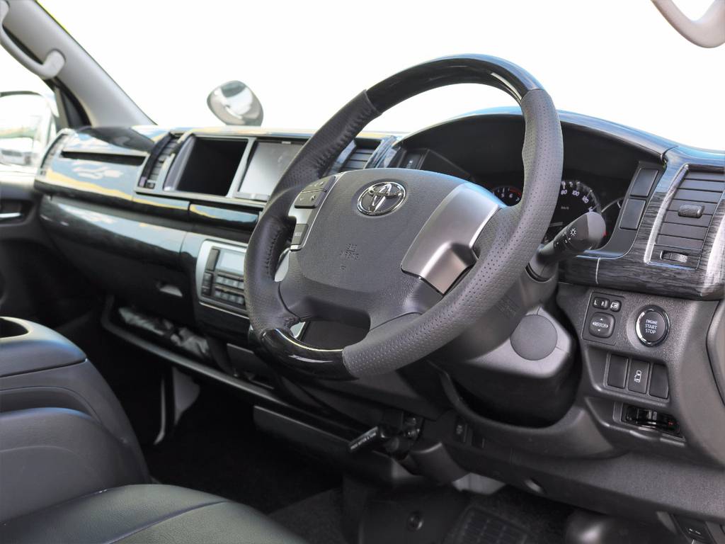 黒木目インテリアキットをフル装備！