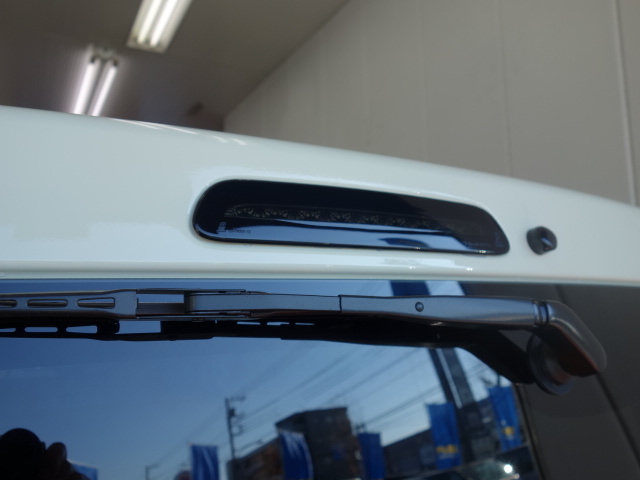 ヴァレンティー製ＬＥＤハイマウントライト変更済み！！