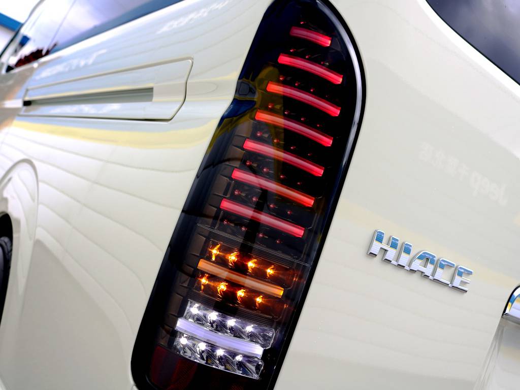 ヴァレンティ　ＬＥＤテールランプ♪