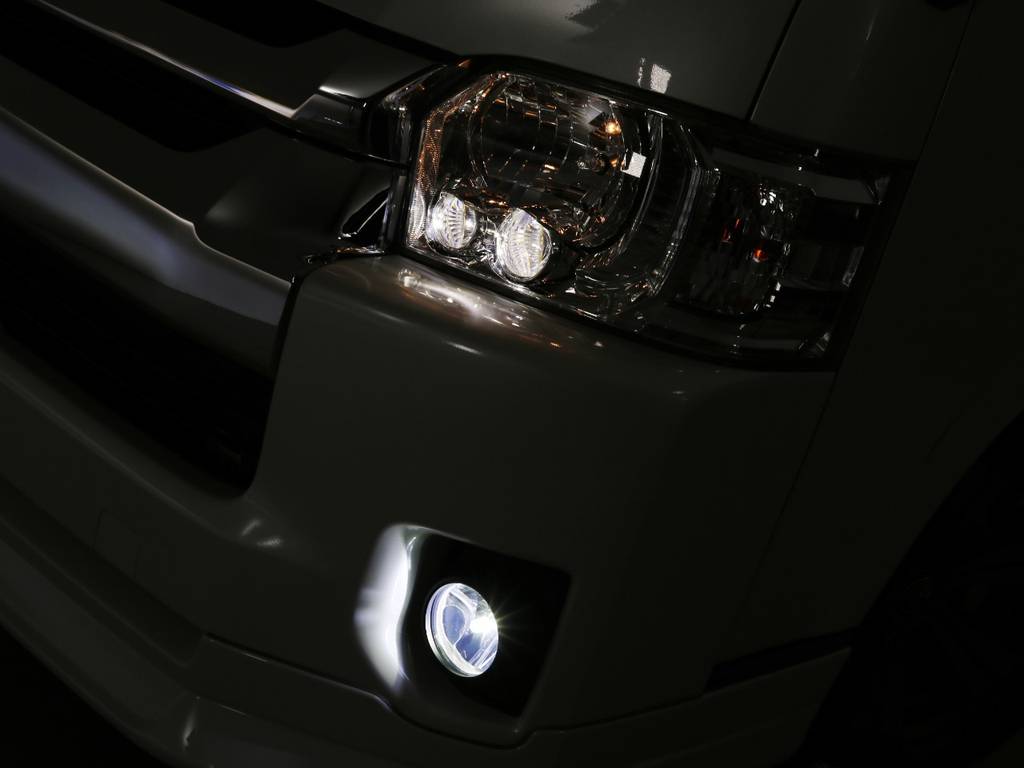 メーカーオプション　ＬＥＤヘッドランプ！フォグランプはＦＬＥＸオリジナルＬＥＤバルブへ換装済み♪