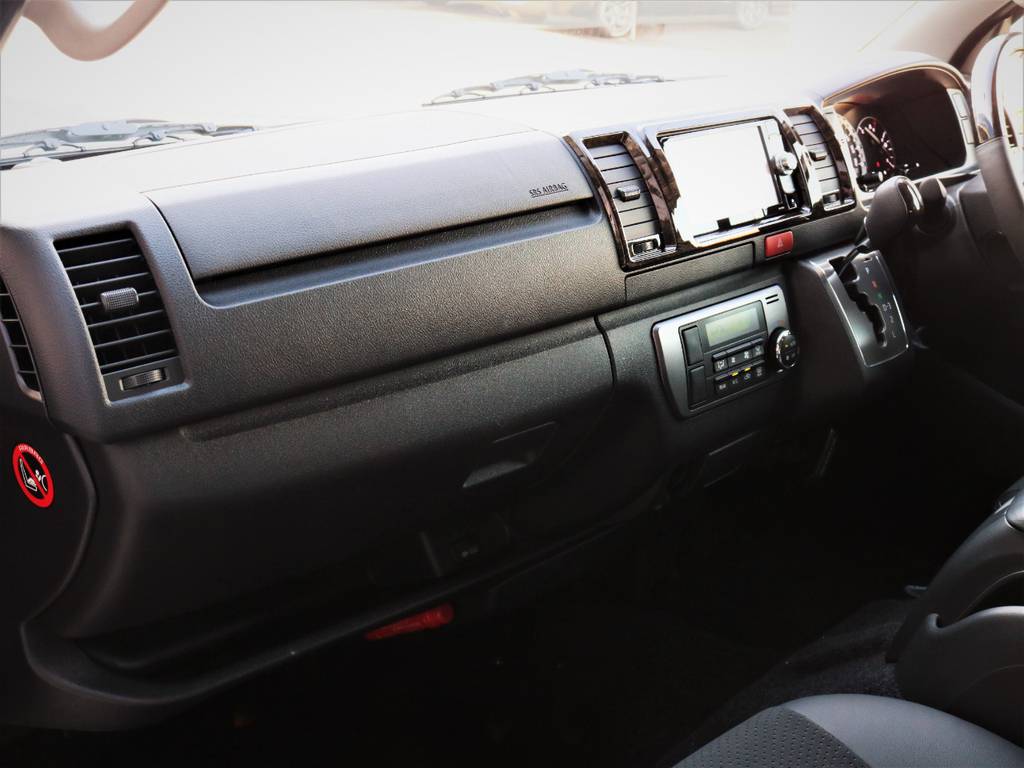 メーカーオプション「助手席エアバック、ＡＣ１００Ｖ電源」！