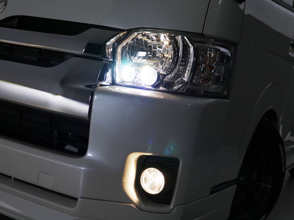 メーカーオプション　ＬＥＤヘッドライト！