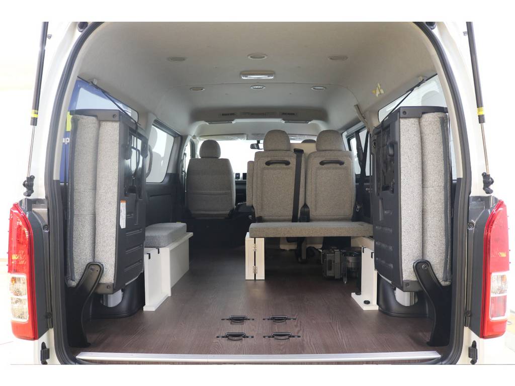 跳ね上げ可能です！広々使えます！