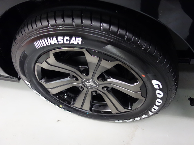 車検対応１７インチナスカータイヤ装着済み！！