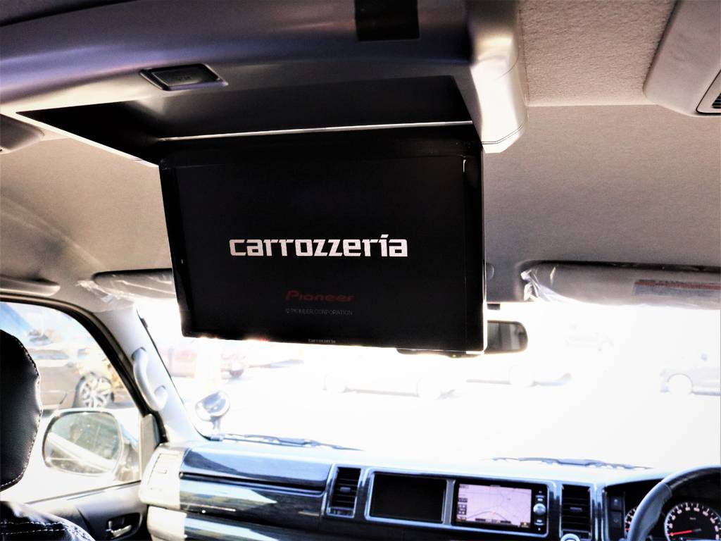 カロッツェリア製フリップダウンモニター付き♪