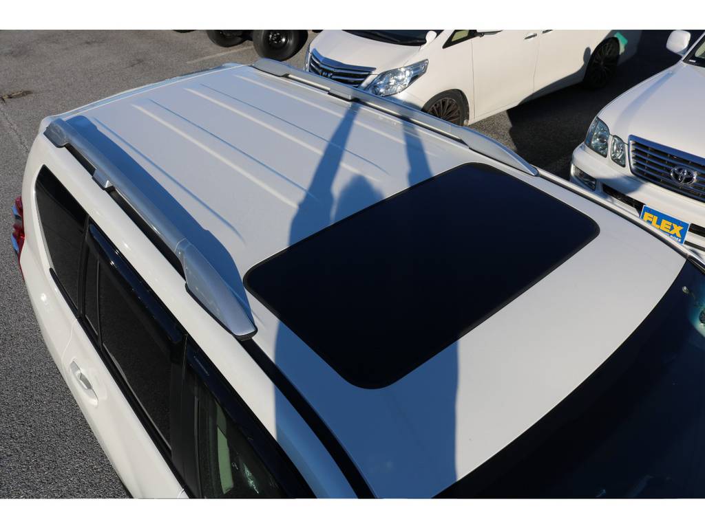 納車後も同じ敷地内に自社工場完備しておりますので、カスタム・車検・などもお気軽に御相談下さい。