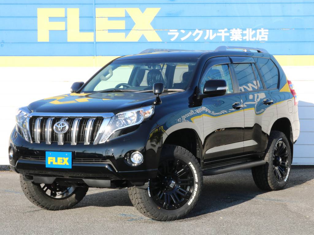 新車未登録ＴＸ－Ｌパッケージ７人乗りのディーゼルターボをベースに仕上げました☆新品２インチリフトＵＰに２０インチＡＷを合わせております！！　新品ＳＤナビ＆ＥＴＣ＆Ｂカメラもインストール☆