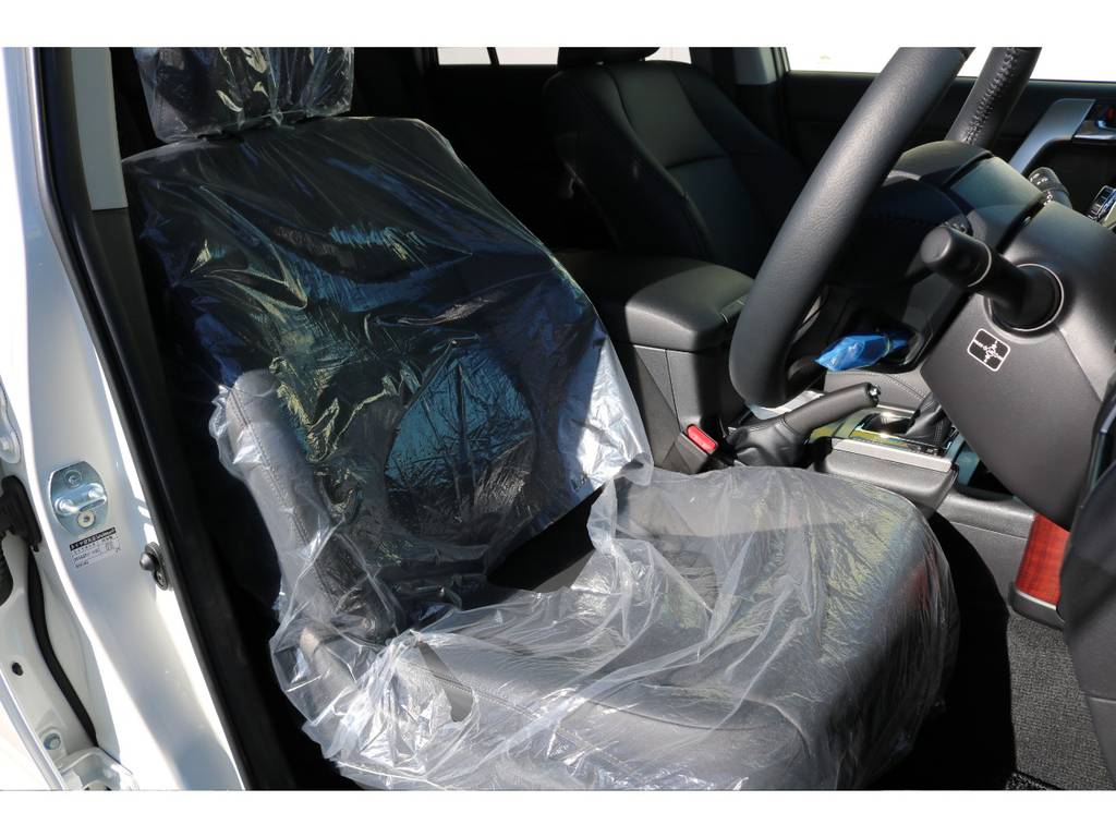 納車後も同じ敷地内に自社工場完備しておりますので、カスタム・車検・などもお気軽に御相談下さい。
