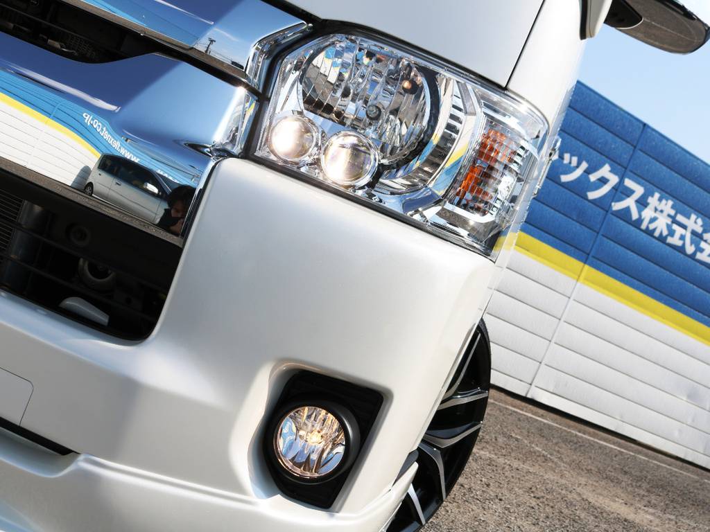 メーカーオプション　ＬＥＤヘッドライト！