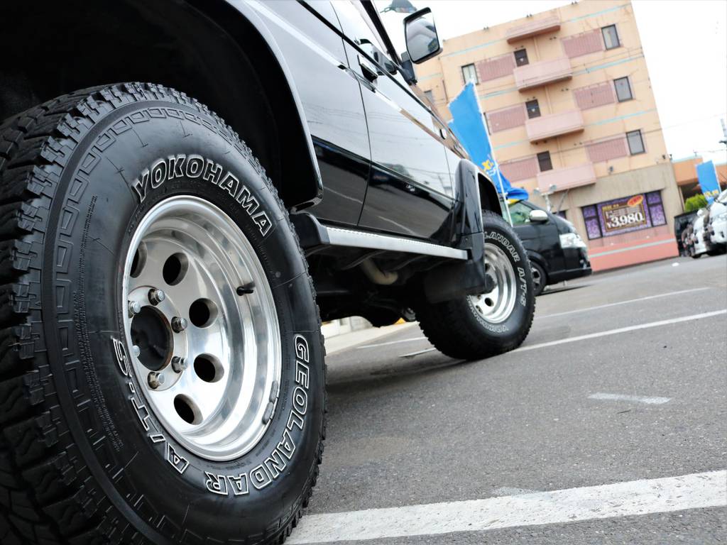 お車は乗るだけでなく自分好みにカスタムするのも一つの楽しみ方です。お客様と私達で一緒にお車を完成させましょう。