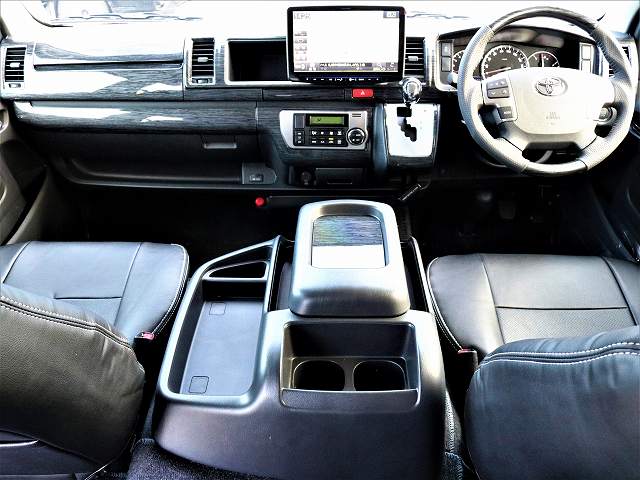 夢のような一台！車中泊からトランポまで幅広く使えるマルチなハイエースワゴン！