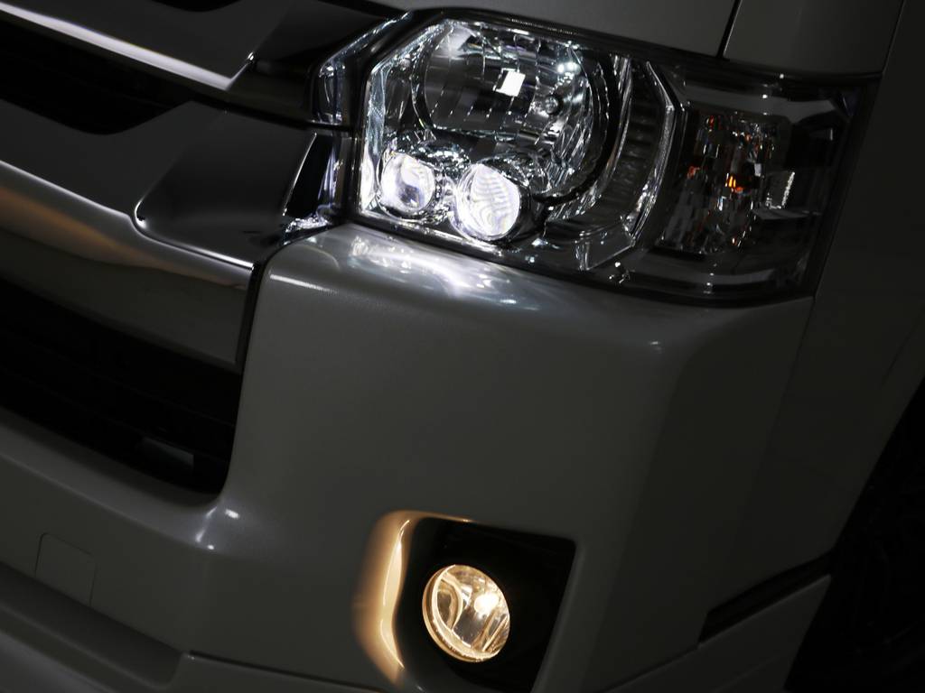 メーカーオプション　ＬＥＤヘッドライト！