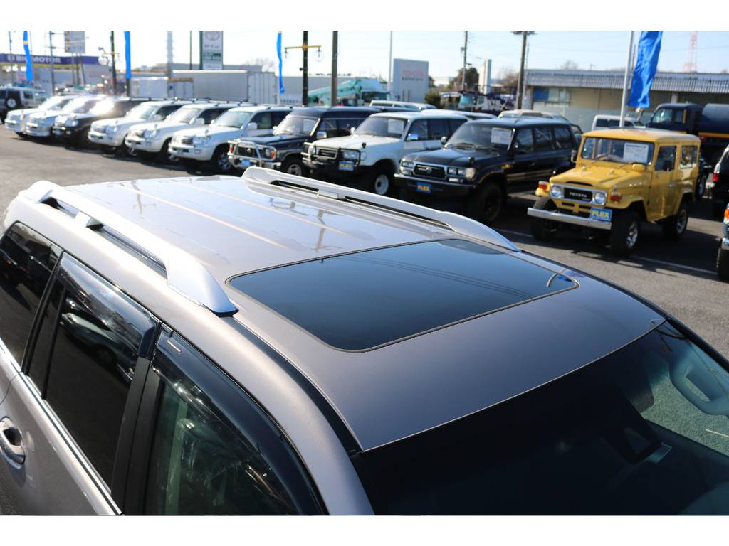 納車後も同じ敷地内に自社工場完備しておりますので、カスタム・車検・などもお気軽に御相談下さい。