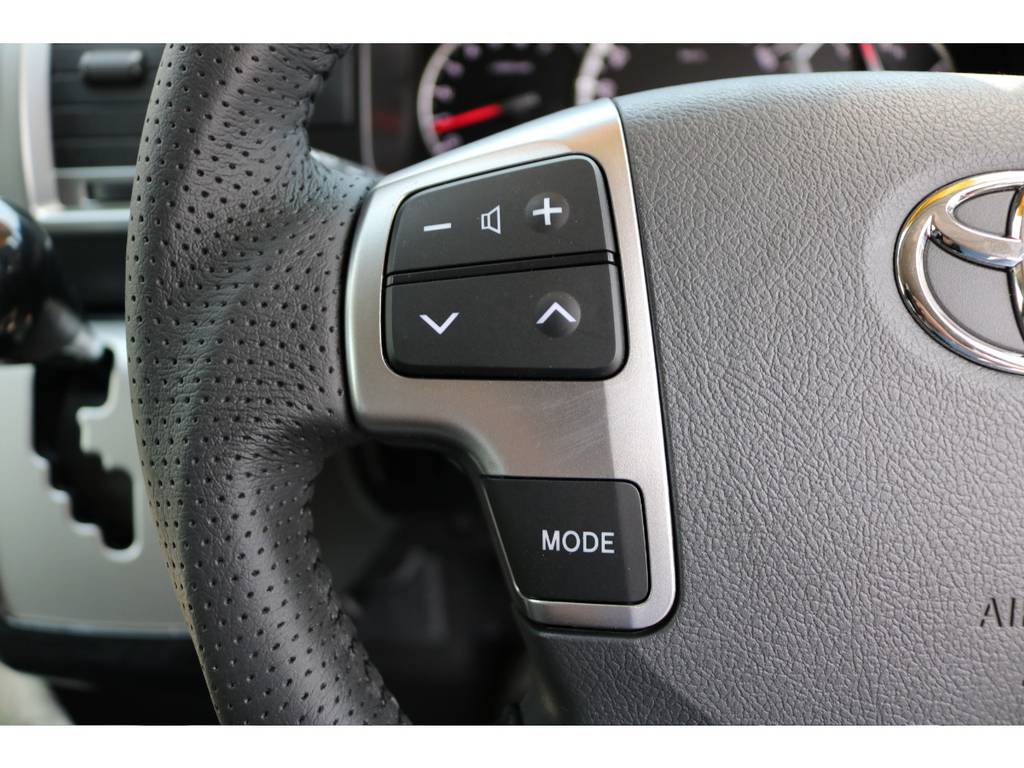 運転しながら操作可能！ステアリングスイッチ！