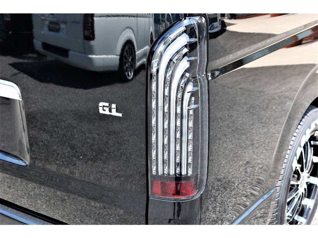 リアビューにはFLEXオリジナル煌LEDテールランプをインストールしました！