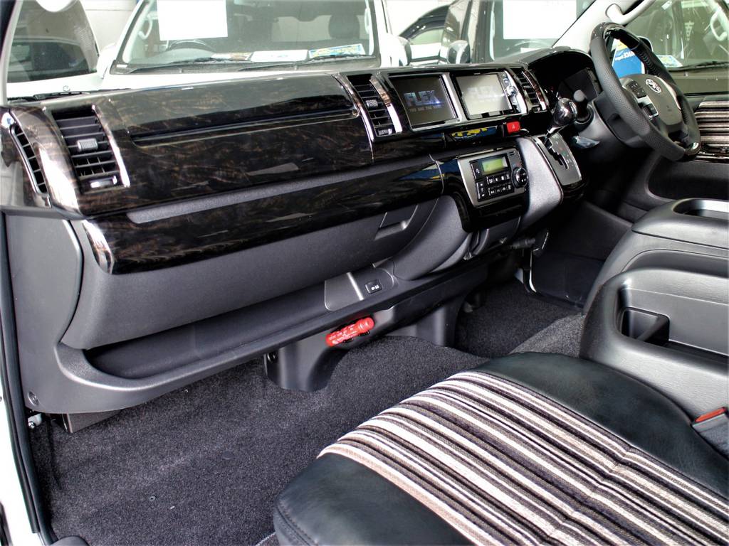 インテリアパネル！　インテリアシフトノブ！　インテリアコンビステアリング！