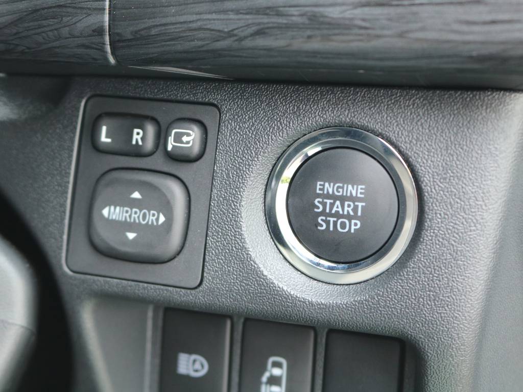 メーカーオプション【パワースライドドア、プッシュスタートシステム！】