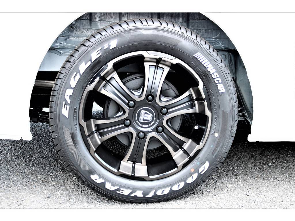 フレックスオリジナルカラーのバルベロ ワイルドディープス17インチに人気のナスカータイヤを組み合わせました！