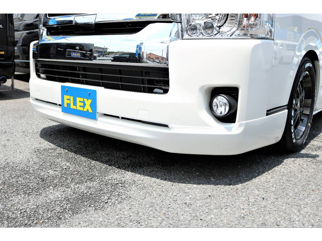 スタイリッシュなフロントリップスポイラーも装着済みです！