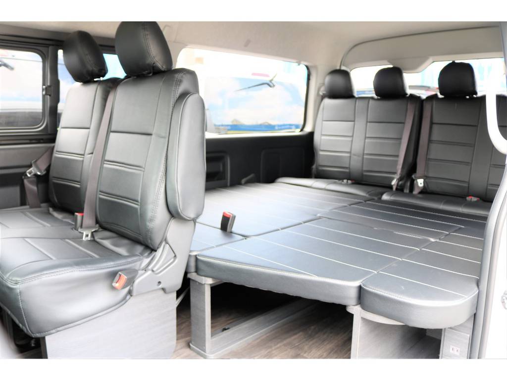 ベッドキット付きの内装レイアウトです！