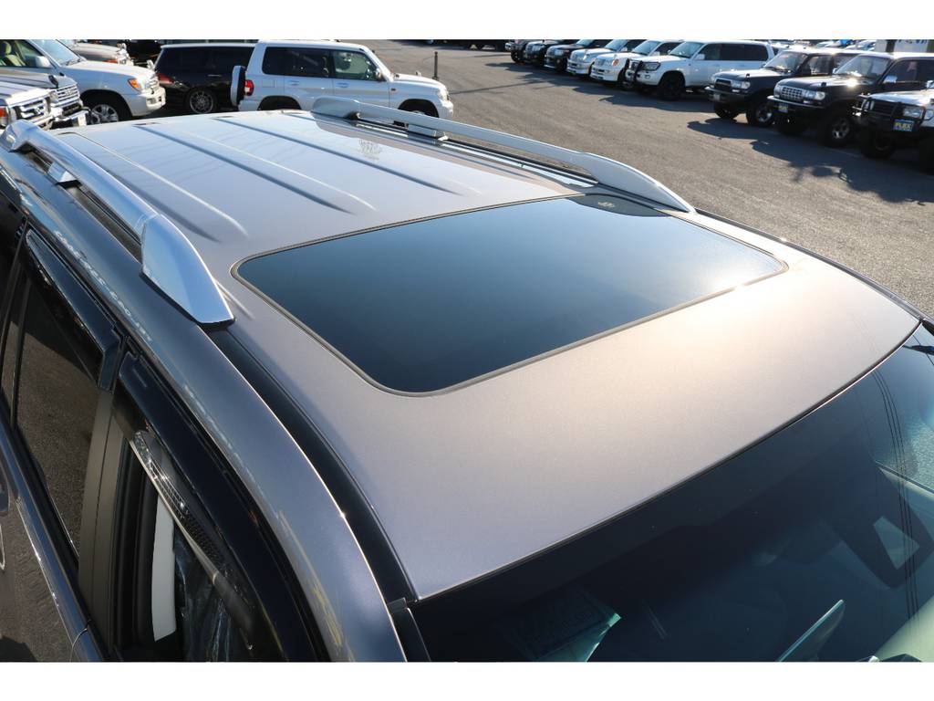 売る時にも役に立つサンルーフ＆ルーフレール付☆