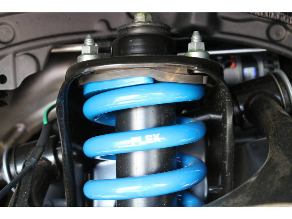 新品２インチリフトUPコイルにてリフトUPしております☆FLEXオリジナルです☆