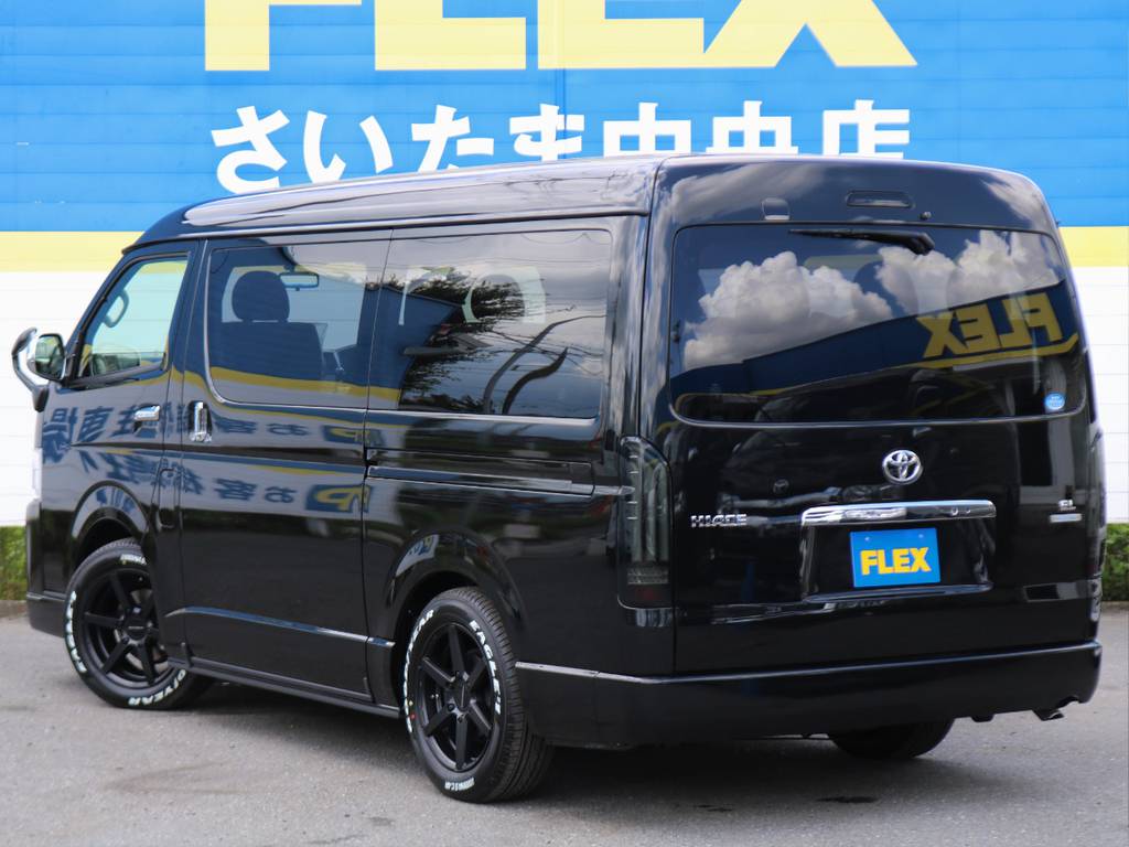 外装のエアロやアルミホイールに内装のインテリアパネル、ハンドル等のカスタムを施してあります！