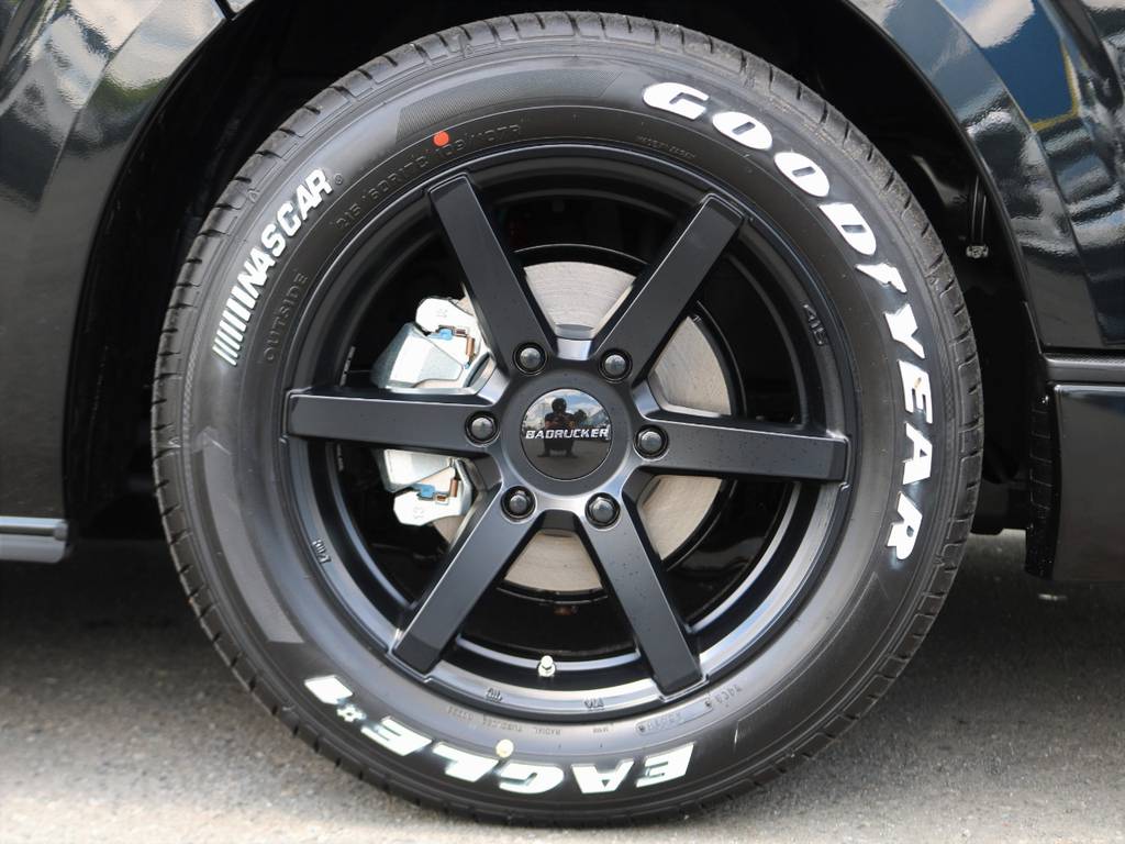 ４１５コブラバッドラッカーＳＤ－６　１７インチアルミホイールにグッドイヤーホワイトレタータイヤ！