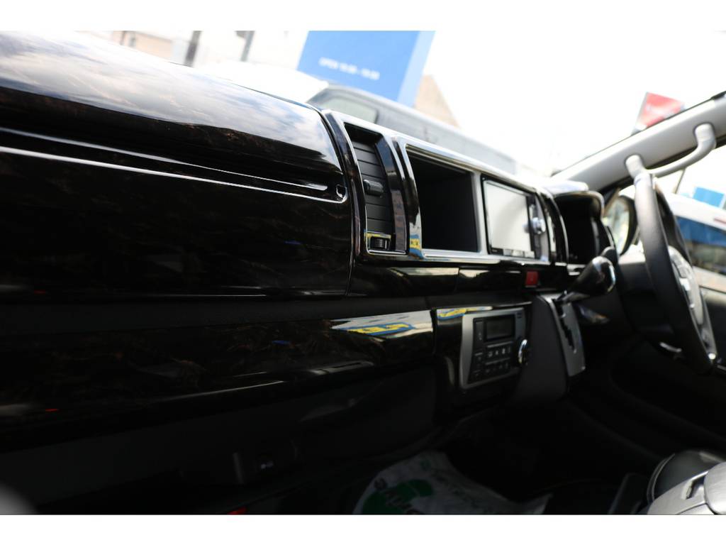 ワイドボディならではのゆったりとしたコックピット！