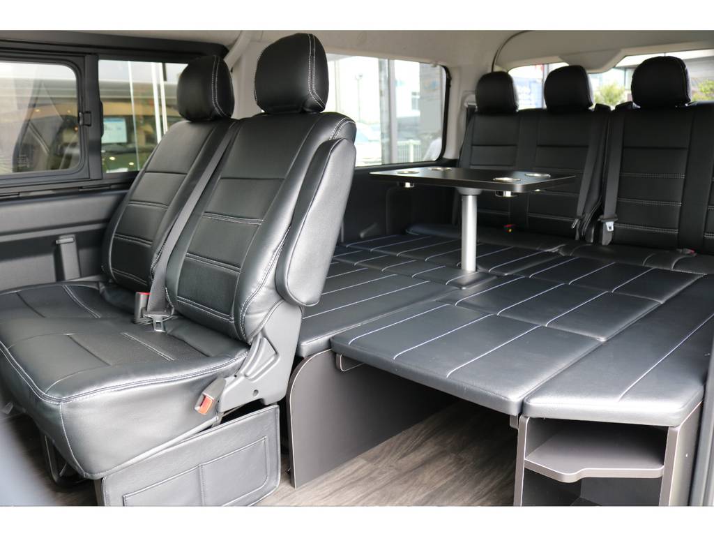 なにかと便利なテーブル付き♪