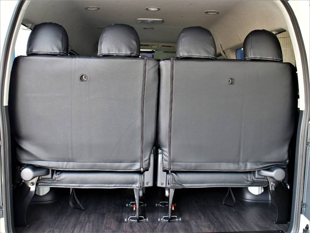 後席４人定員です！