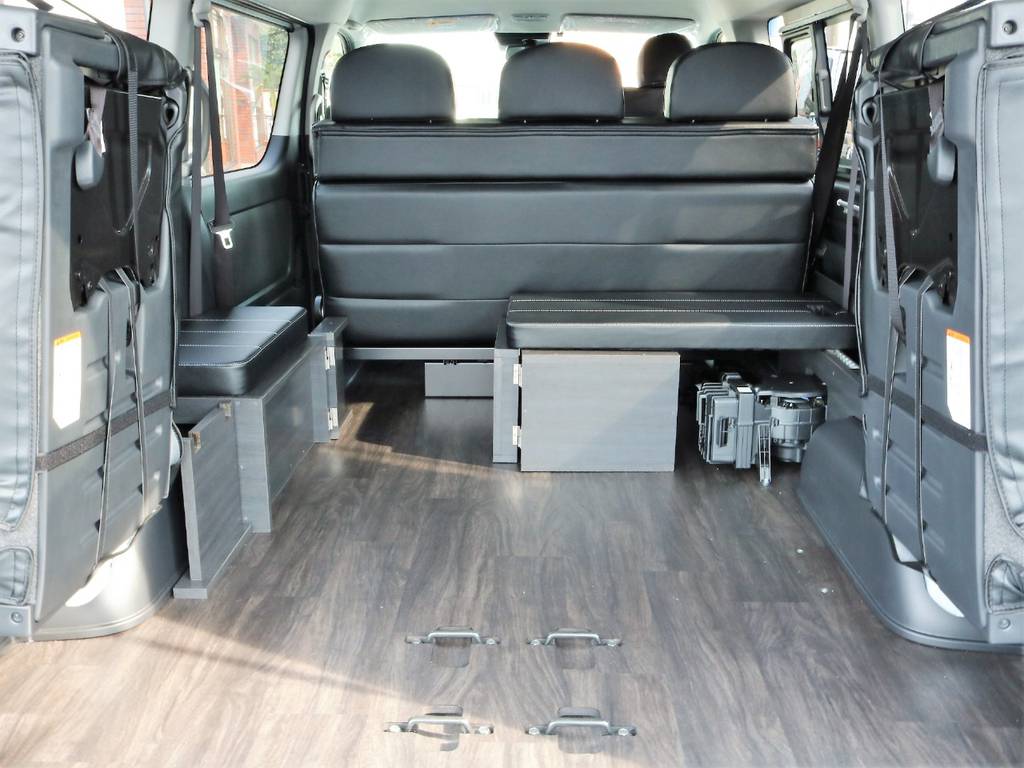 ベッドマットを外せば広大なラゲッジスペースが広がります！