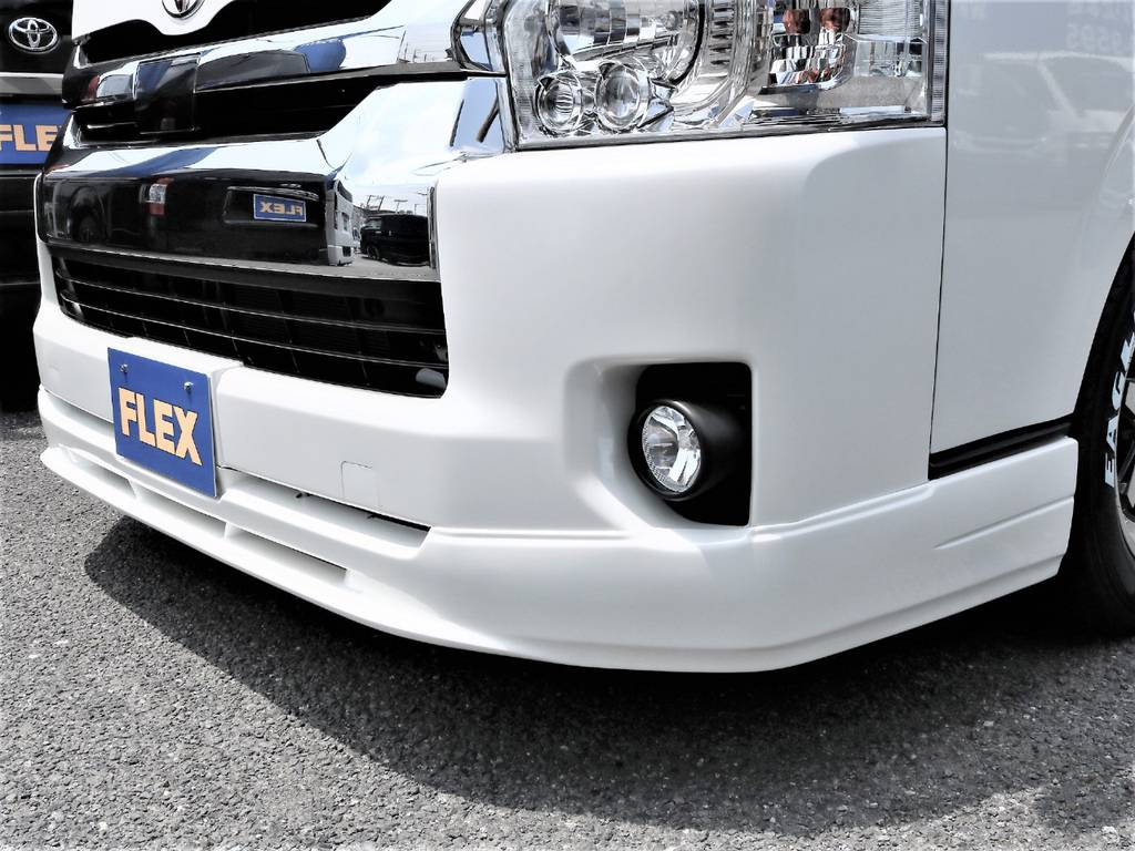 存在感のあるFLEXオリジナルフロントスポイラー装着！
