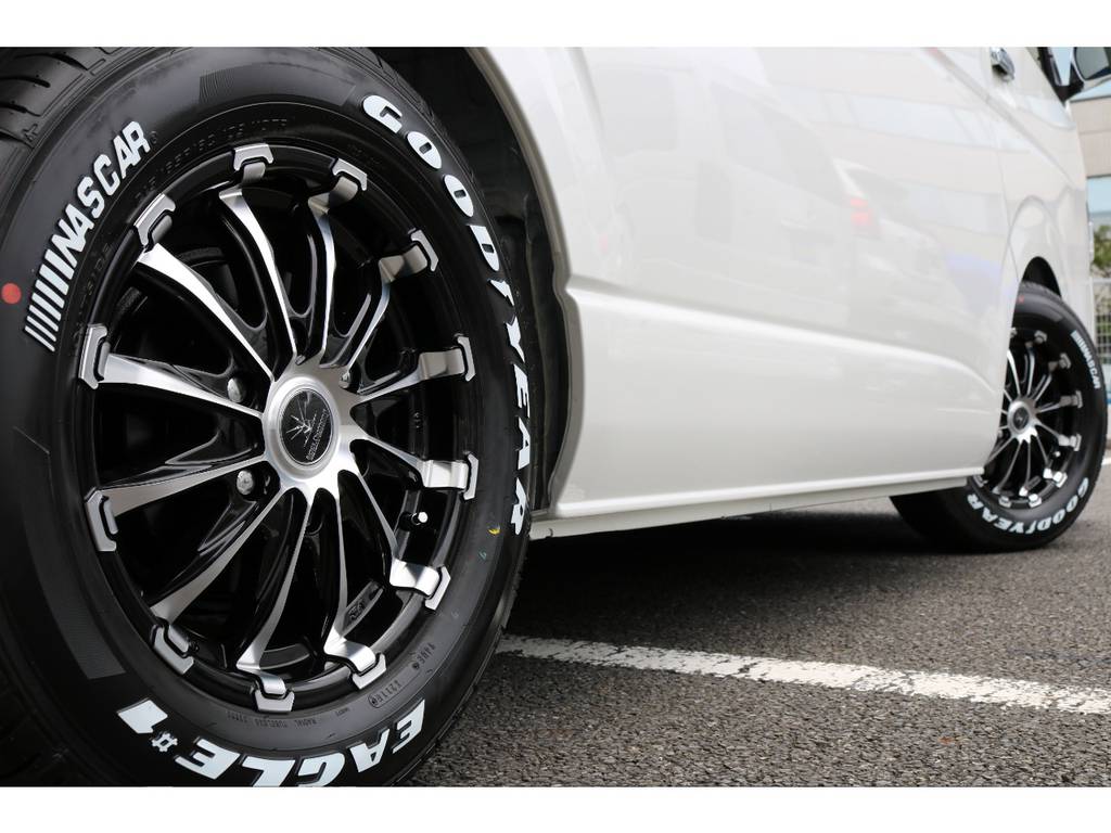 ブラックダイヤモンド１７インチ！肉厚なナスカータイヤが迫力あります！